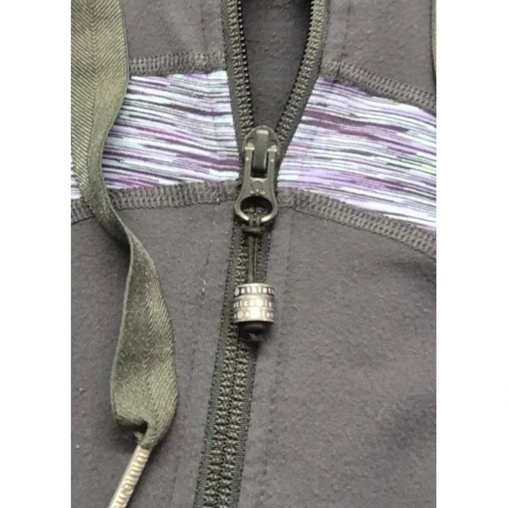 Lululemon Women's Gray Hooded Full Zip Jacket sz 4 Logo Zip Pockets Athletic